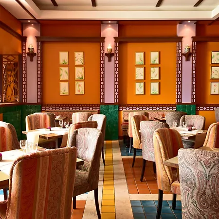 Hotell Pestana Premium &